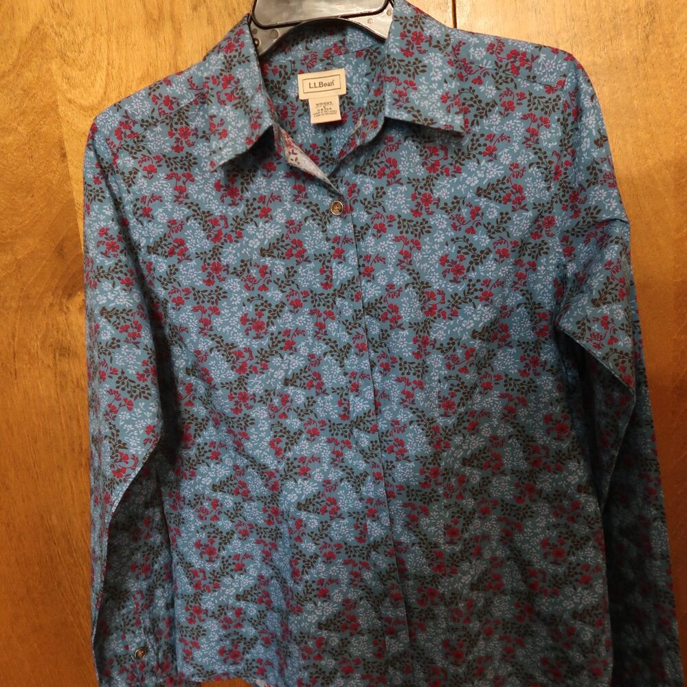 LL Bean Women's Long Sleeve Button Down Shirt Size Small